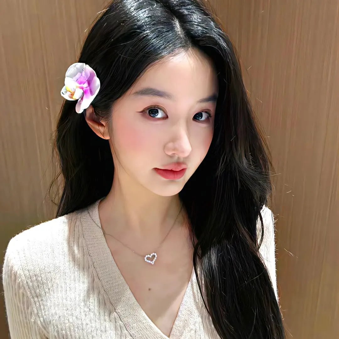 小姑娘艾萝依 海报